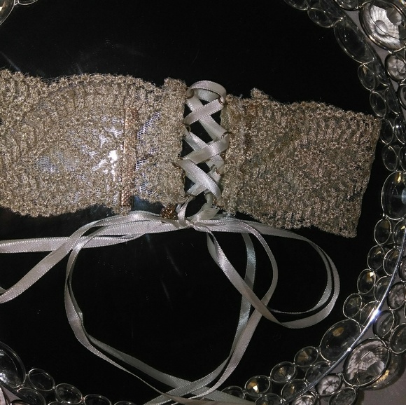 Lace Choker - Picture 3 of 4